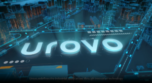 A jornada da UROVO começou em 2006 com o lançamento de seu primeiro produto, o i60, um dispositivo móvel industrial revolucionário. Desde então, a empresa não parou de inovar, estabelecendo parcerias estratégicas com gigantes como FedEx, UPS, DHL e SF Express. Em 2007, a UROVO foi reconhecida como uma Empresa de Alta Tecnologia de Shenzhen, um marco que abriu caminho para sua expansão acelerada.